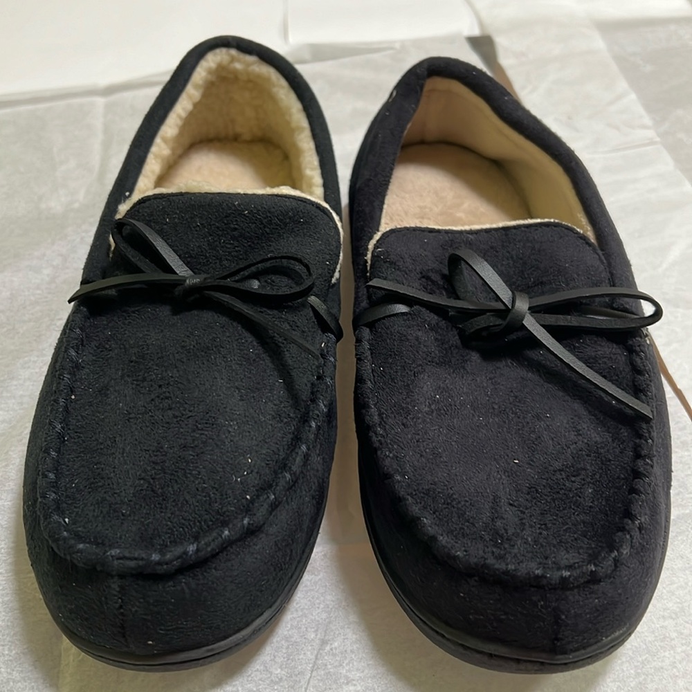 Isotoner Men's Microsuede Moccasin Slippers - Size 8-9